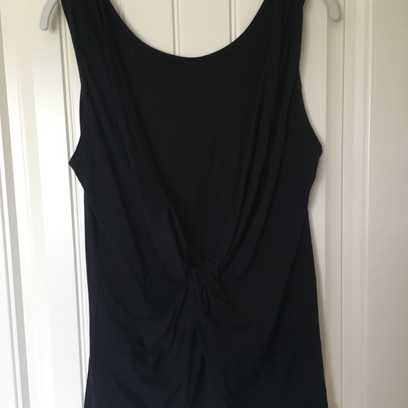 Fabletics black open back tank - Picture 2 of 2